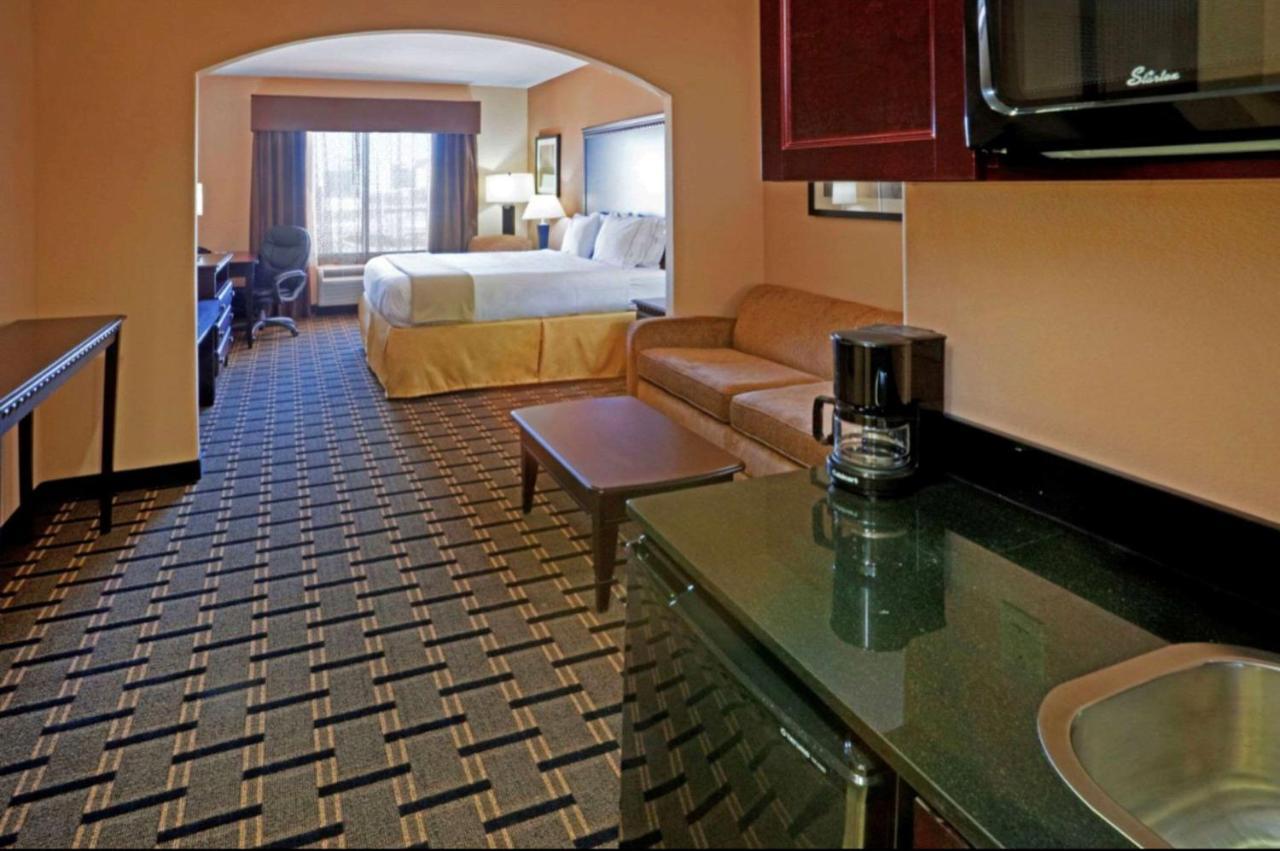 Comfort Inn & Suites Dallas Medical-Market Center Room photo